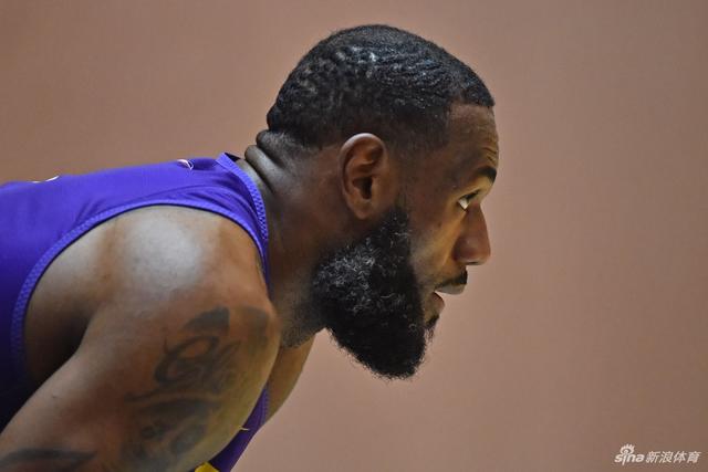 布伦森38分尼克斯力克76人 老鹰送公牛3连败