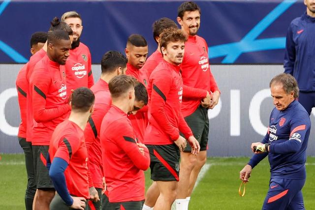 库里33+8文班亚马32+9+5+4 勇士险胜马刺4连胜