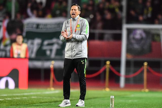 战争谣言冲击足坛:伊朗球星回国参军？C罗跑路